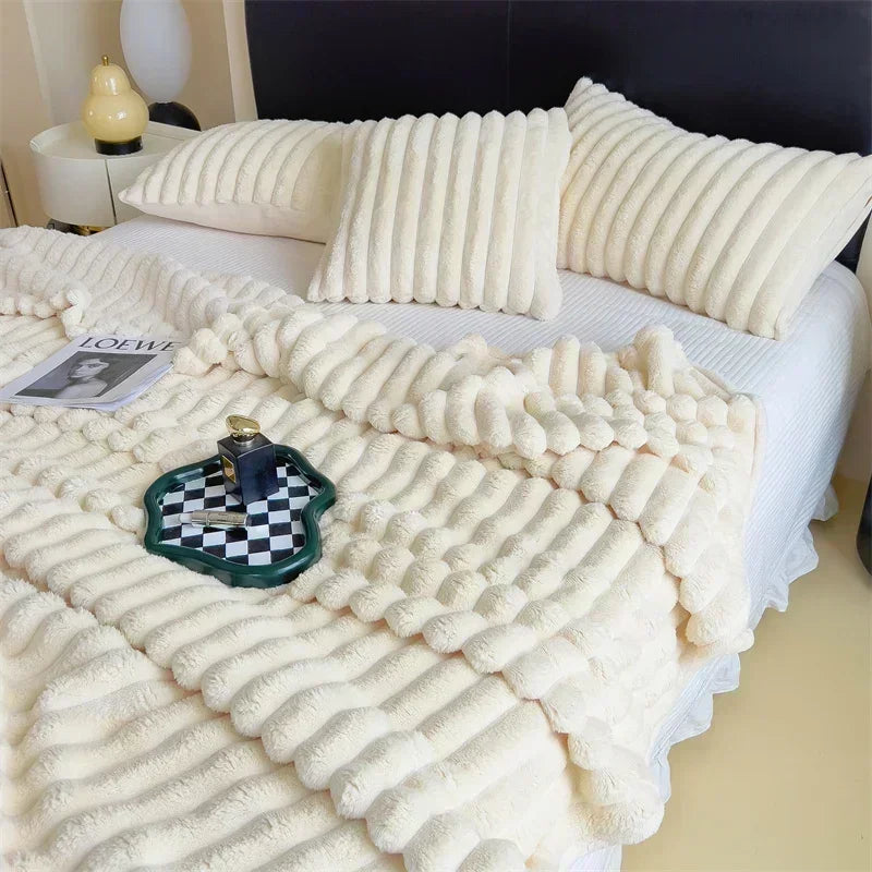 Ann | Kuscheldecke aus Ultra-Weichem Hasenfleece