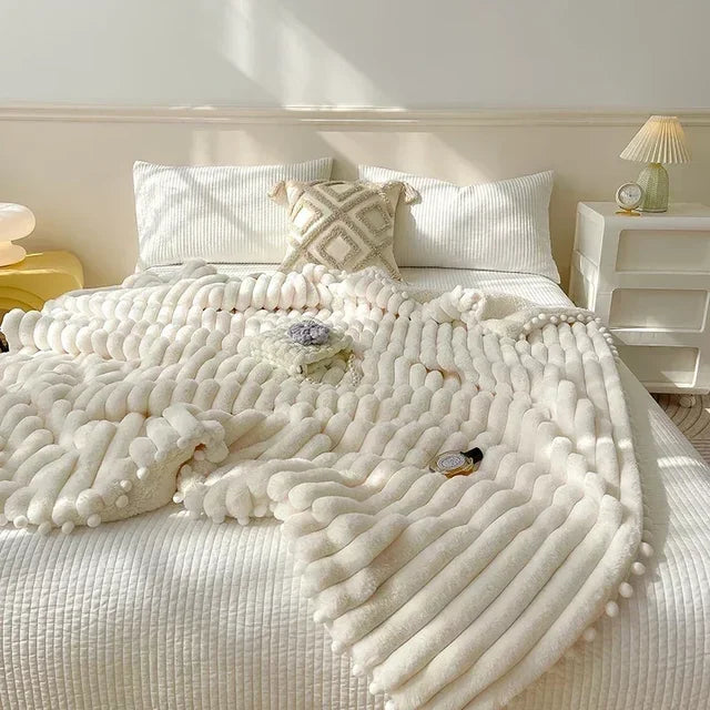 Calm | Kuscheldecke aus Faux-Lammwolle
