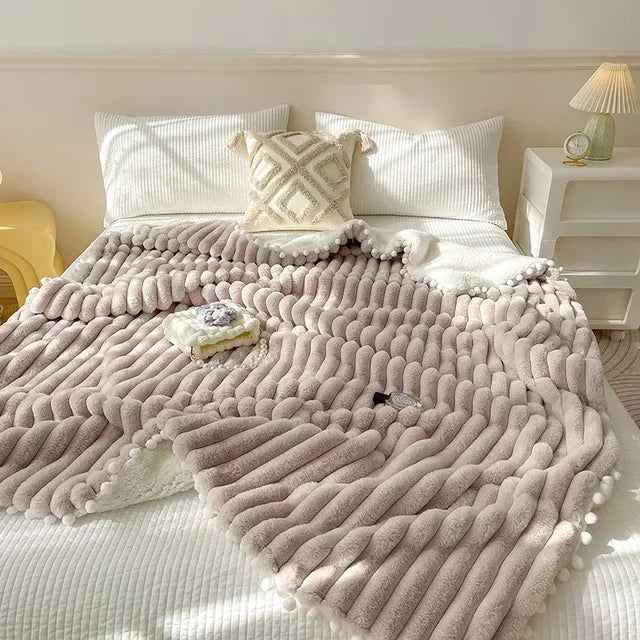 Calm | Kuscheldecke aus Faux-Lammwolle