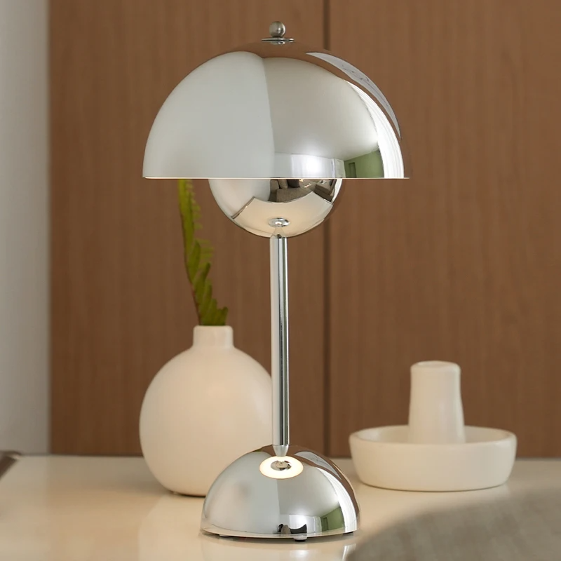 Dust | Dome Tischlampe
